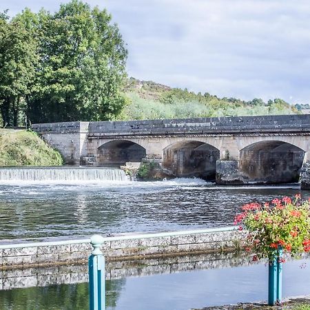 Bed and Breakfast Entre Canal Et Vignes Escolives-Sainte-Camille Exterior foto