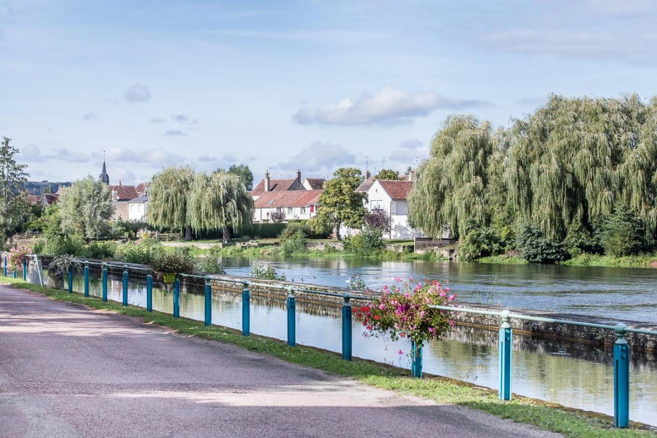 Bed and Breakfast Entre Canal Et Vignes Escolives-Sainte-Camille Exterior foto