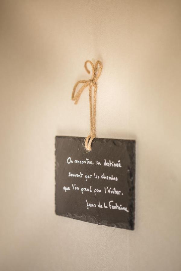 Bed and Breakfast Entre Canal Et Vignes Escolives-Sainte-Camille Exterior foto