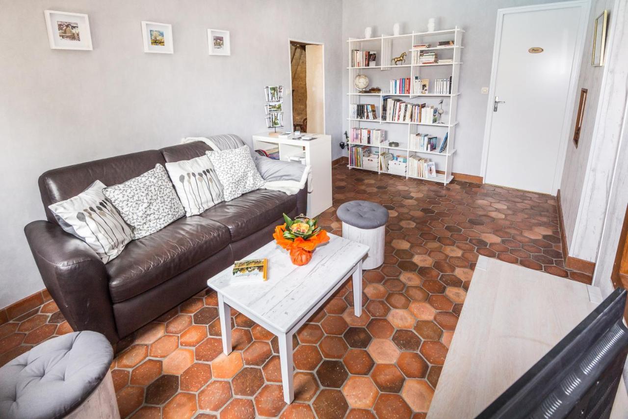 Bed and Breakfast Entre Canal Et Vignes Escolives-Sainte-Camille Exterior foto