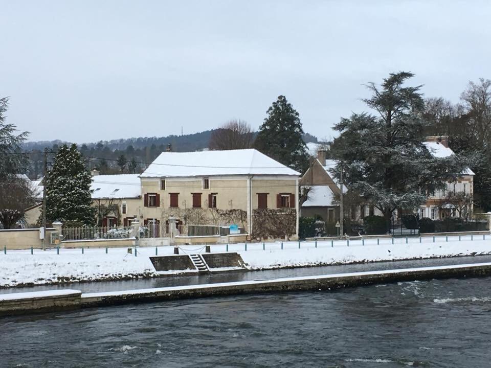 Bed and Breakfast Entre Canal Et Vignes Escolives-Sainte-Camille Exterior foto